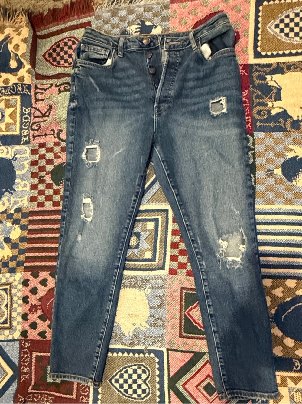 Forever 21 Women’s Distressed Mid-Blue Boyfriend Jeans